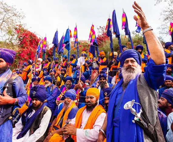 Hola Mohalla Festival Tour